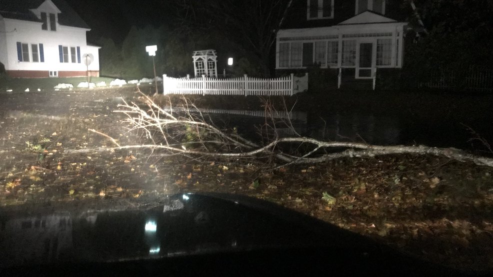 Powerful winds, heavy rain cause thousands of power outages across Maine WGME