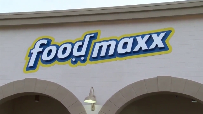 Carson City shopper savors the season by paying it forward