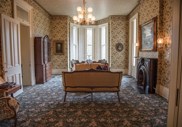 A Historic Mansion-Turned-B&B Accommodates Guests (And Ghosts ...