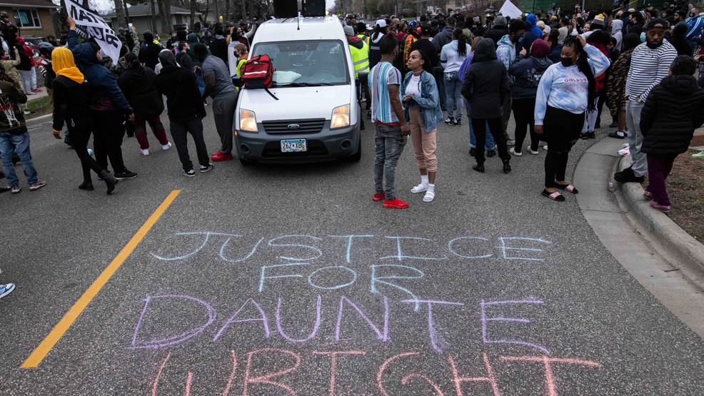 Police Shooting Minnesota AP21102064009803.jpg