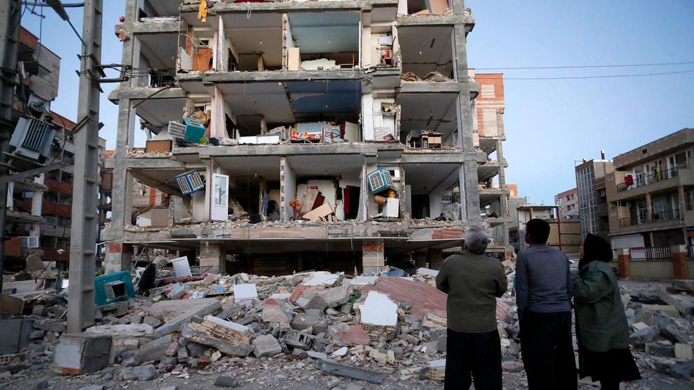 Powerful earthquake on Iran-Iraq border kills over 400