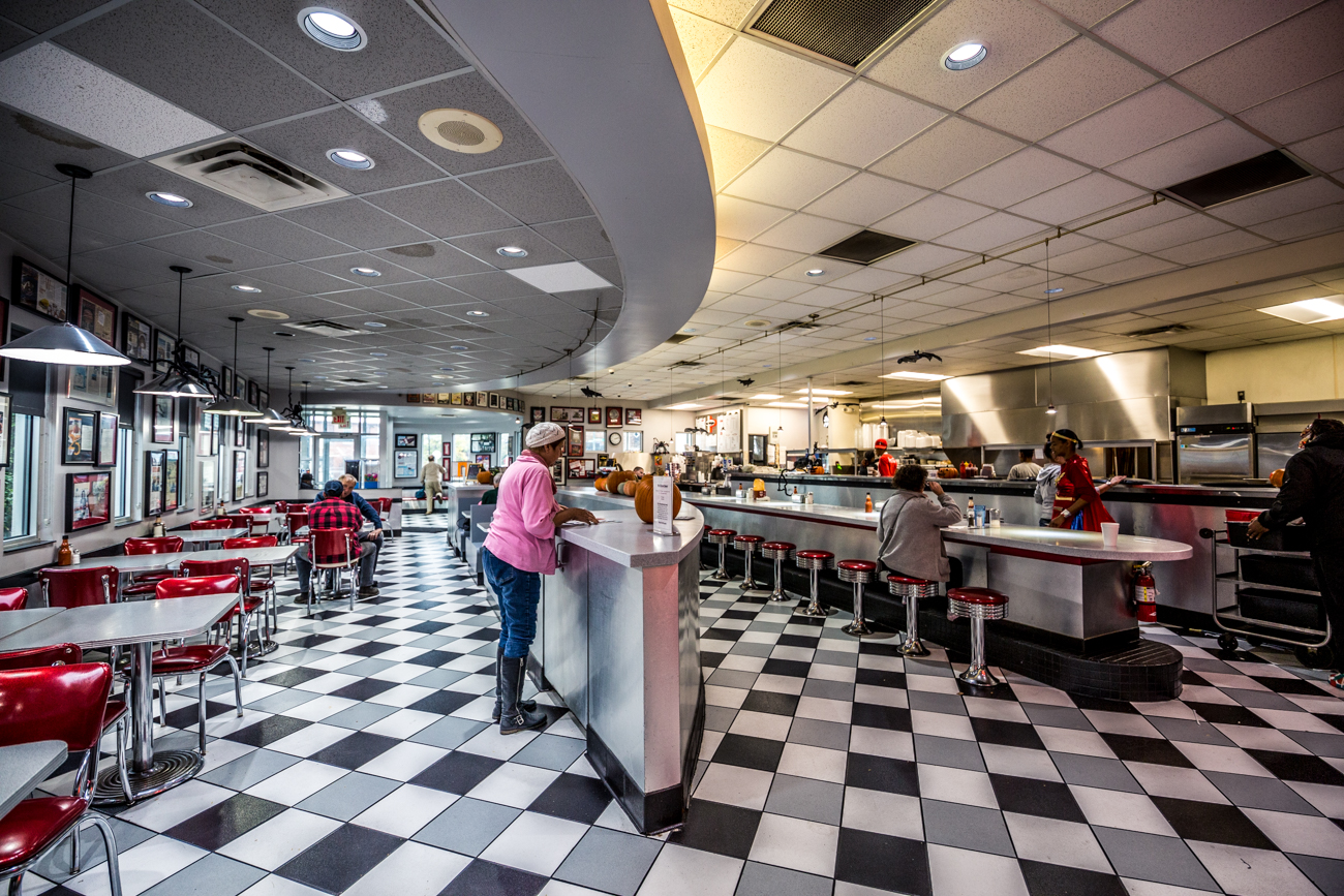 An OutofTowner's Guide to 6 Popular Cincinnati Chili Parlors (That