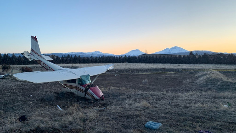 Airplane crashes in field in Oregon city of Sisters KATU