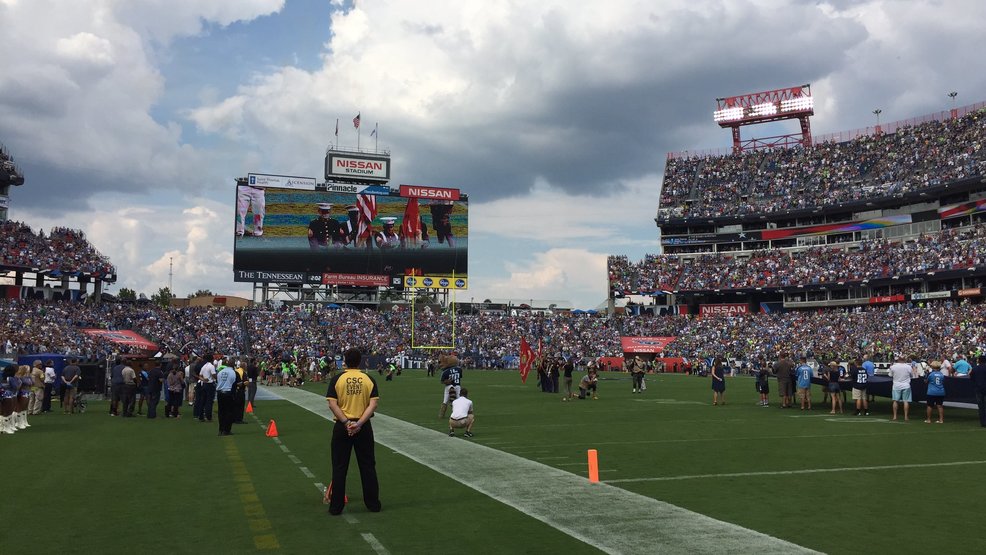 Seahawks Titans Stay In Locker Rooms During National