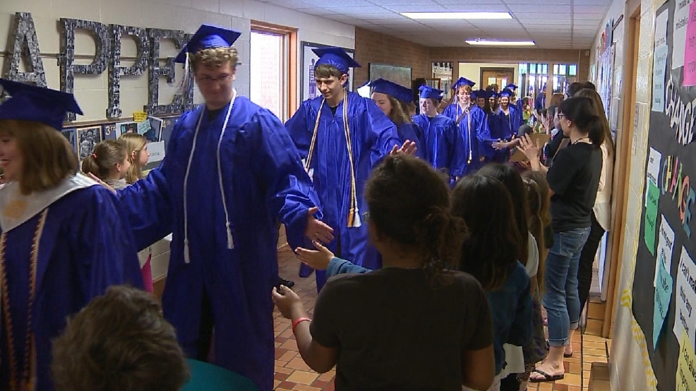 Green Bay graduates go back to where it all began WLUK