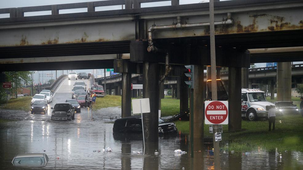 Tropical Weather New Orleans AP19191596591336.jpg