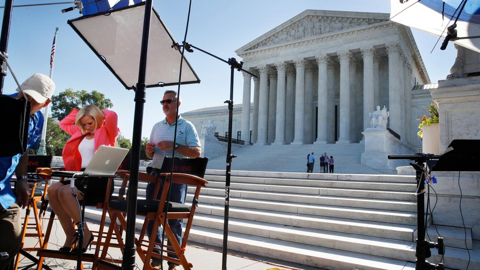 Trump Supreme Court AP18190494337379.jpg
