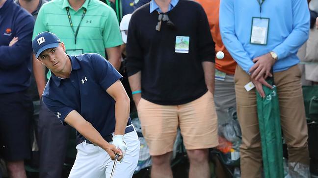 Spieth takes lead with 66 at Masters; Tiger seven shots back