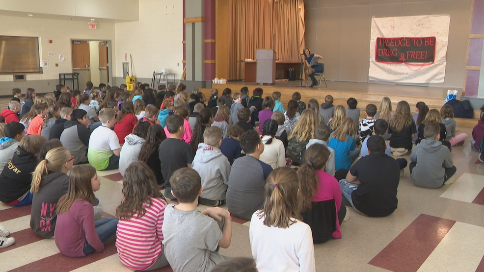 Jimtown Intermediate loves to read! WSBT