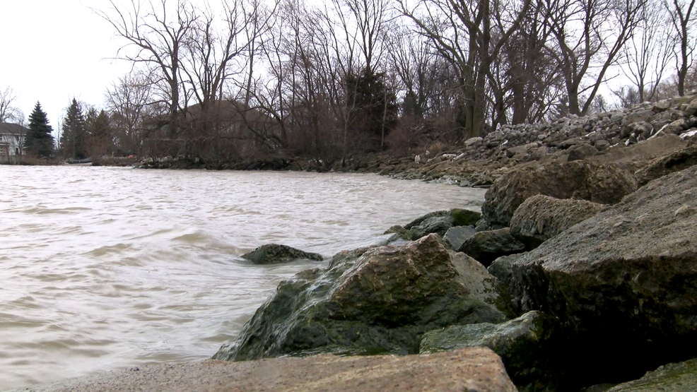 Lucas County commissioners unsatisfied with Ohio EPA's action plan for Lake Erie - WNWO NBC 24