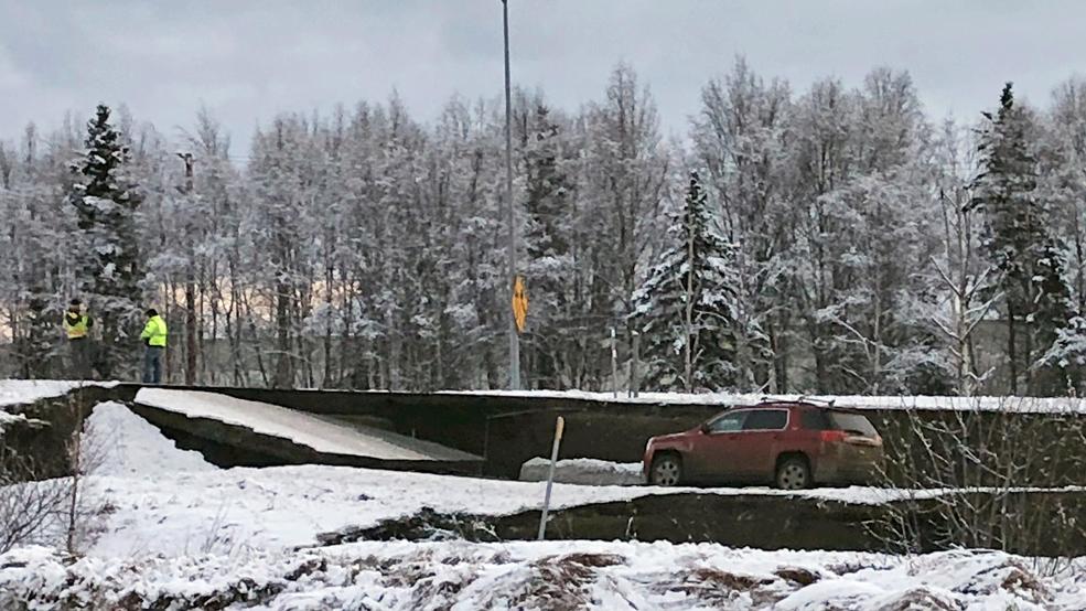 Earthquake Alaska AP18334678263377.jpg