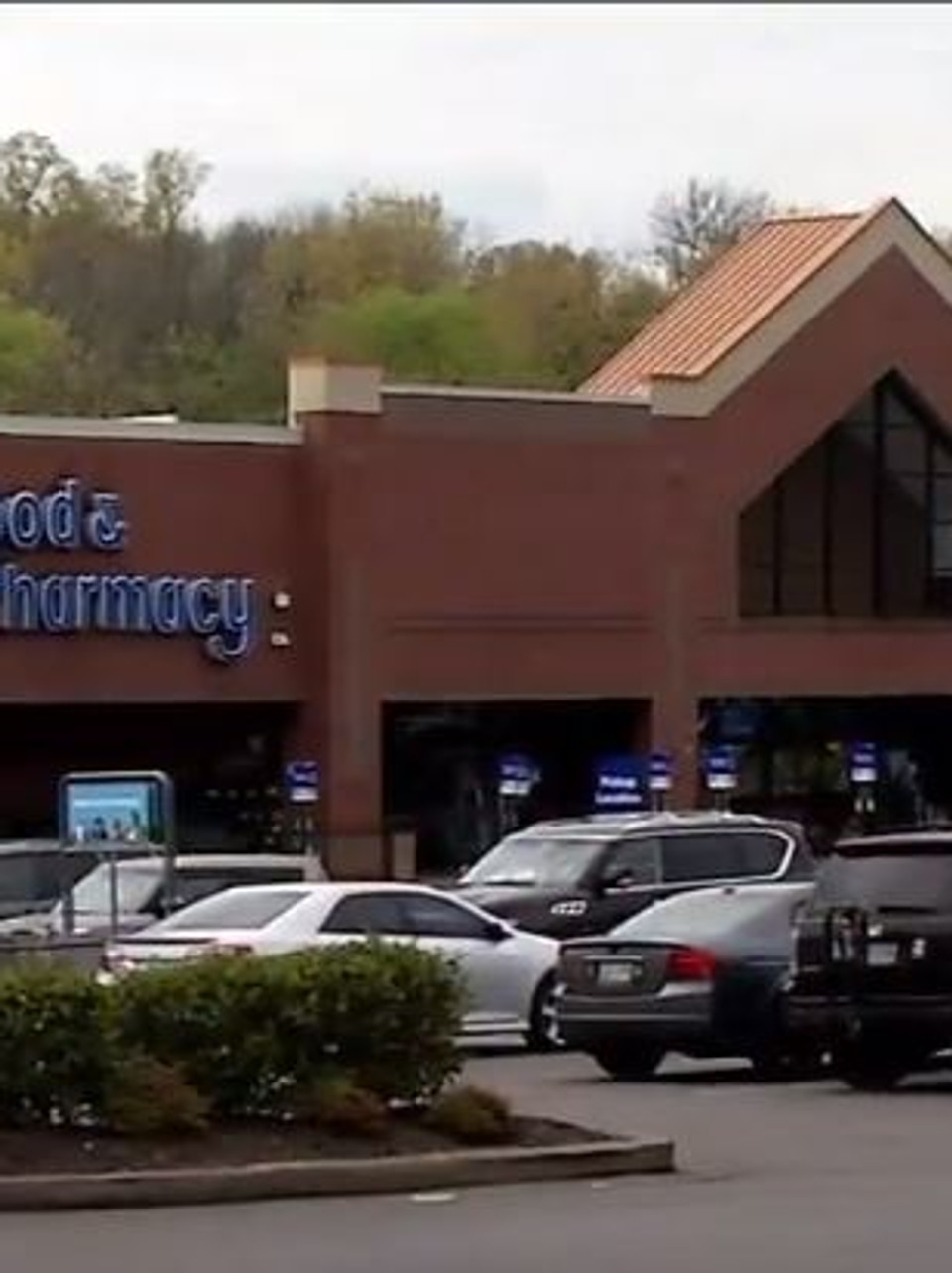 Kroger Employees Say Store Was Not Deep Cleaned Wztv