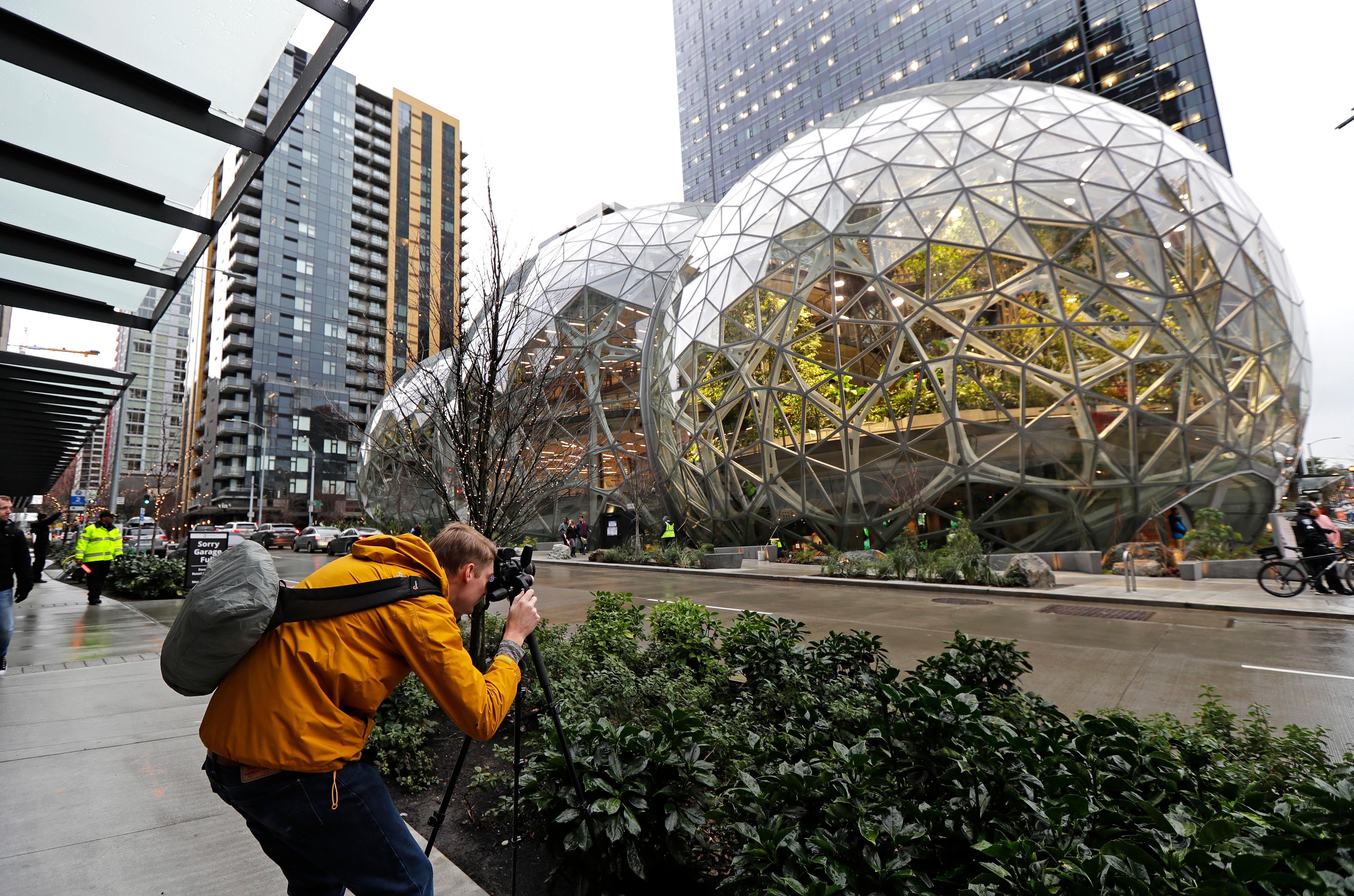 Striking Amazon 'Spheres' landmark opens in downtown Seattle WCHS
