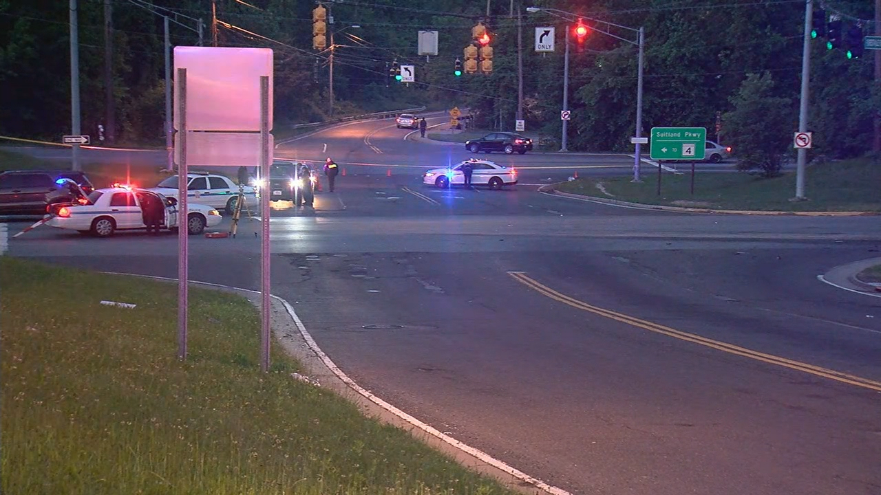 Officials 3 dead, 1 injured in early morning crash on Suitland Parkway