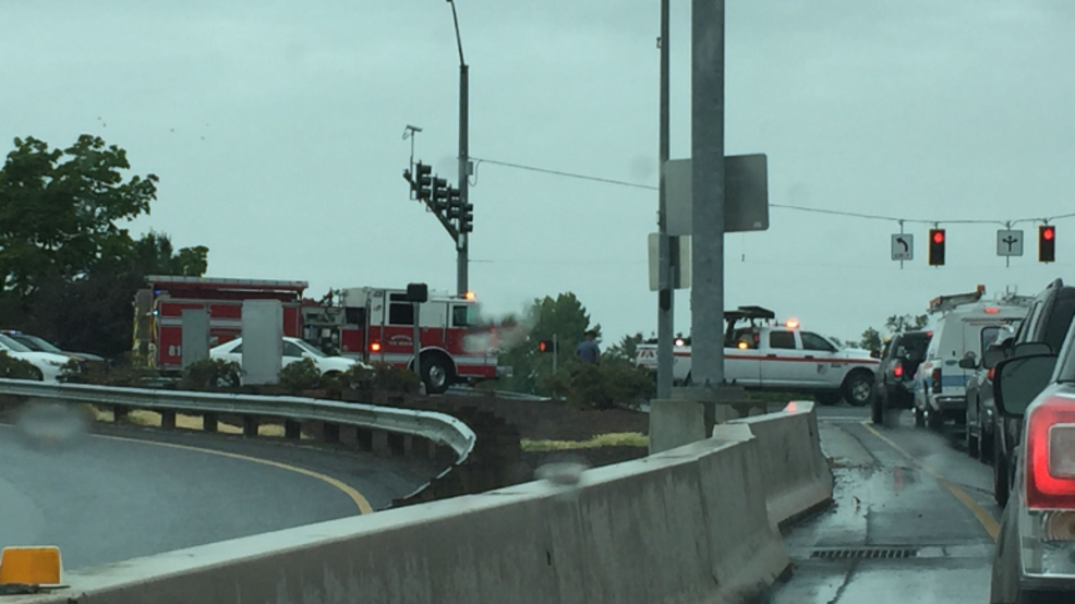 TRAFFIC Hwy 62 offramp in Medford closed due to crash KTVL
