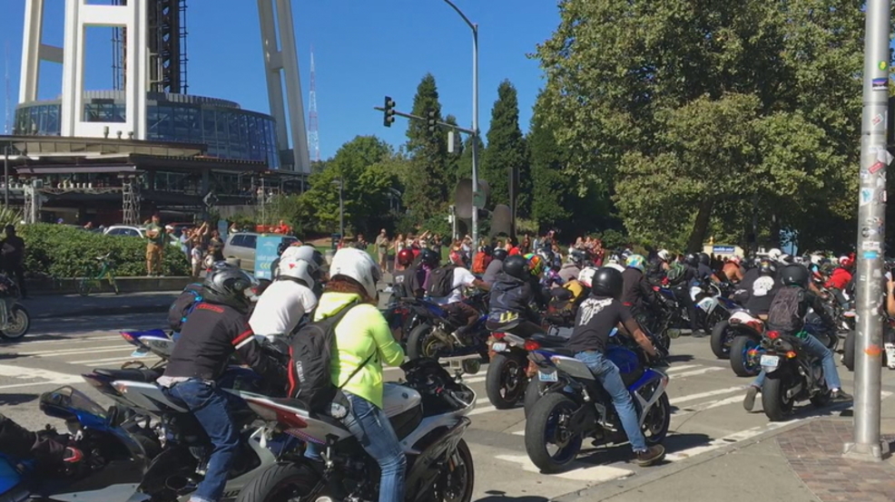 motorcycle flash mob KOMO.jpg motorcycle flash mob KOMO.jpg