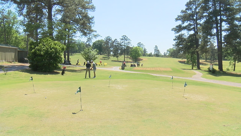 Forsyth Golf Club renovates tee boxes and sand traps through funding WGXA